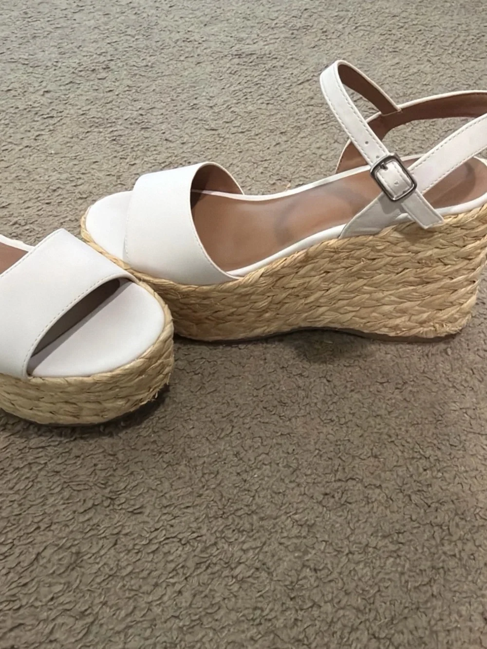 Size 8 Universal Thread White Platform Wedge Sandals 4.25 in